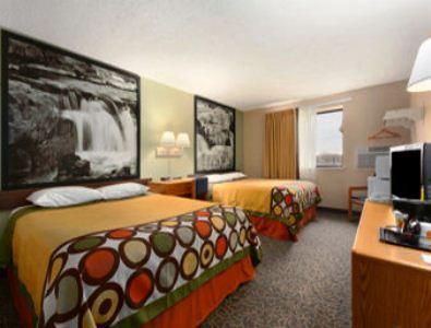 Super 8 By Wyndham Sioux Falls Near Convention Center Motel Room photo