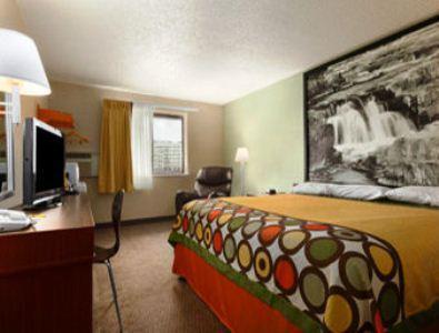 Super 8 By Wyndham Sioux Falls Near Convention Center Motel Room photo